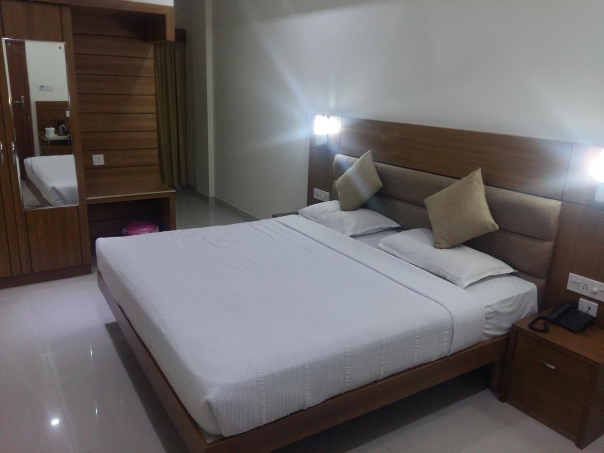 Hotel Sree Gokulam Residency Thrissur Exterior foto