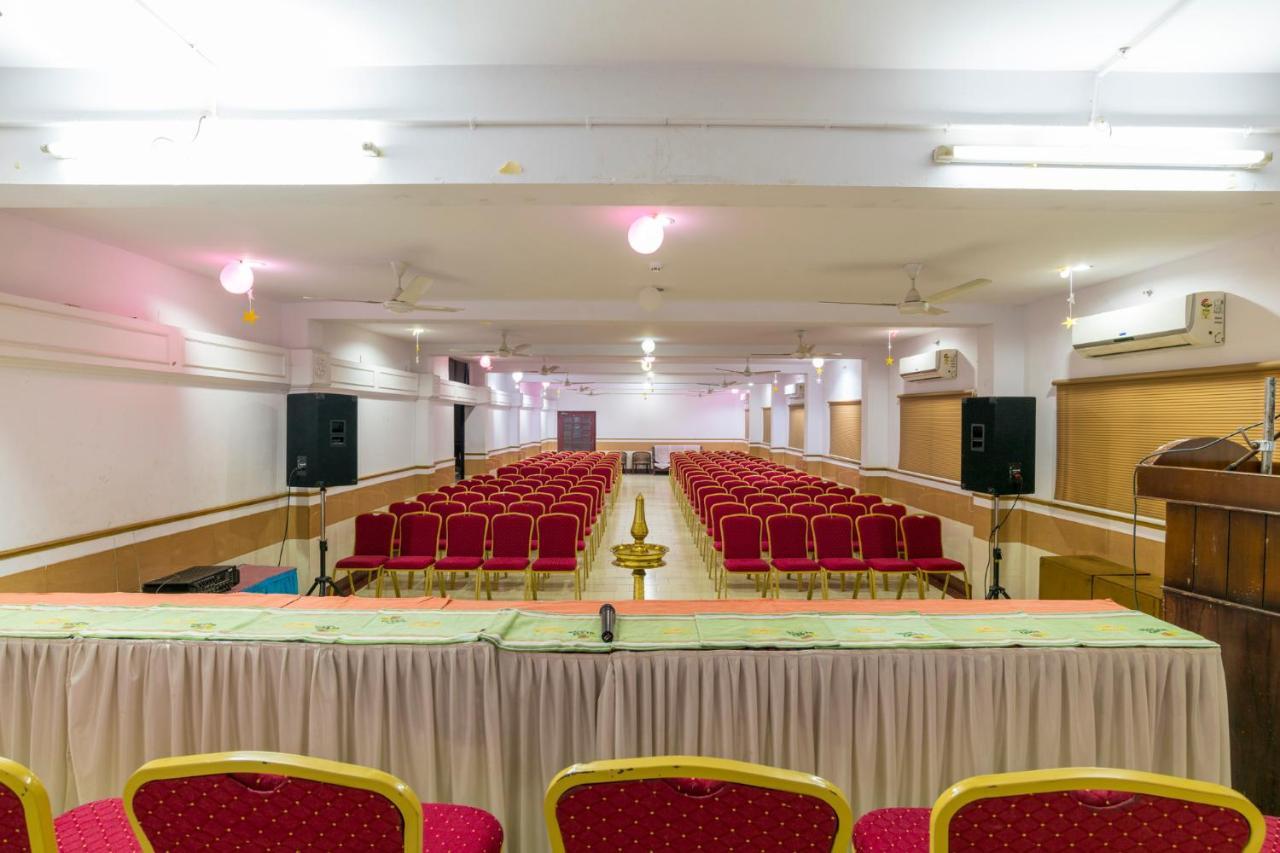 Hotel Sree Gokulam Residency Thrissur Exterior foto